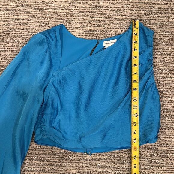 NWT Lover and Friends Carlita Asymmetrical Top in Blue Large Revolve - Picture 10 of 16